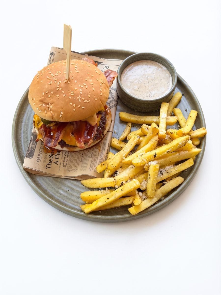 Burger "The Bald Boss"